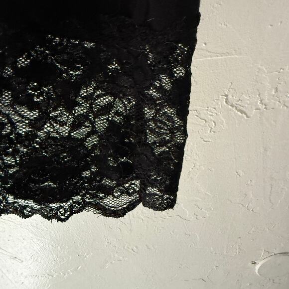 Wet Seal Black Strapless Tube Top M Lace Trim Y2K Going Out Stretchy - Picture 2 of 7